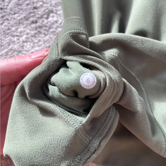 Lululemon Green Twill Nulu leggings - Size 6 - 28” - Picture 6 of 6
